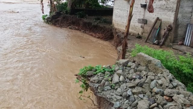 Banjir Rendam Desa Pigaraja, 1 Rumah Warga Terancam Roboh